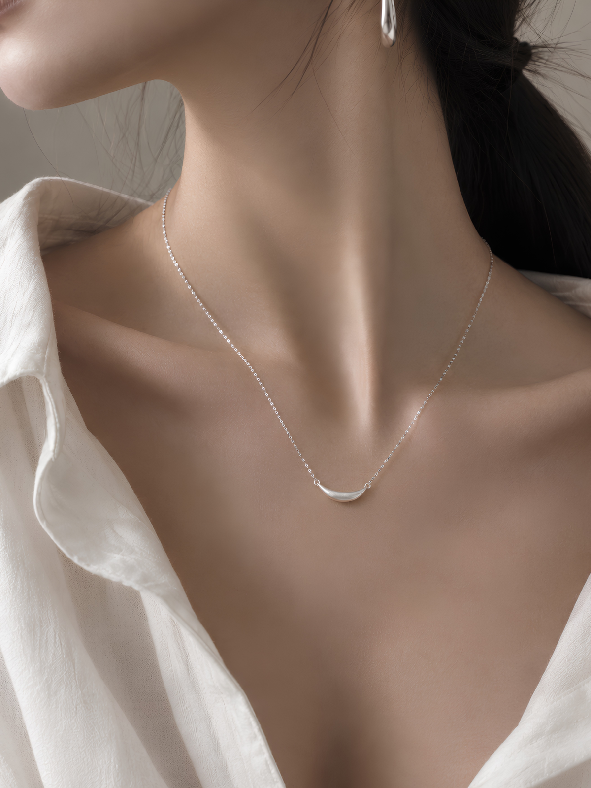 Crescent Necklace 弧形項鏈 1