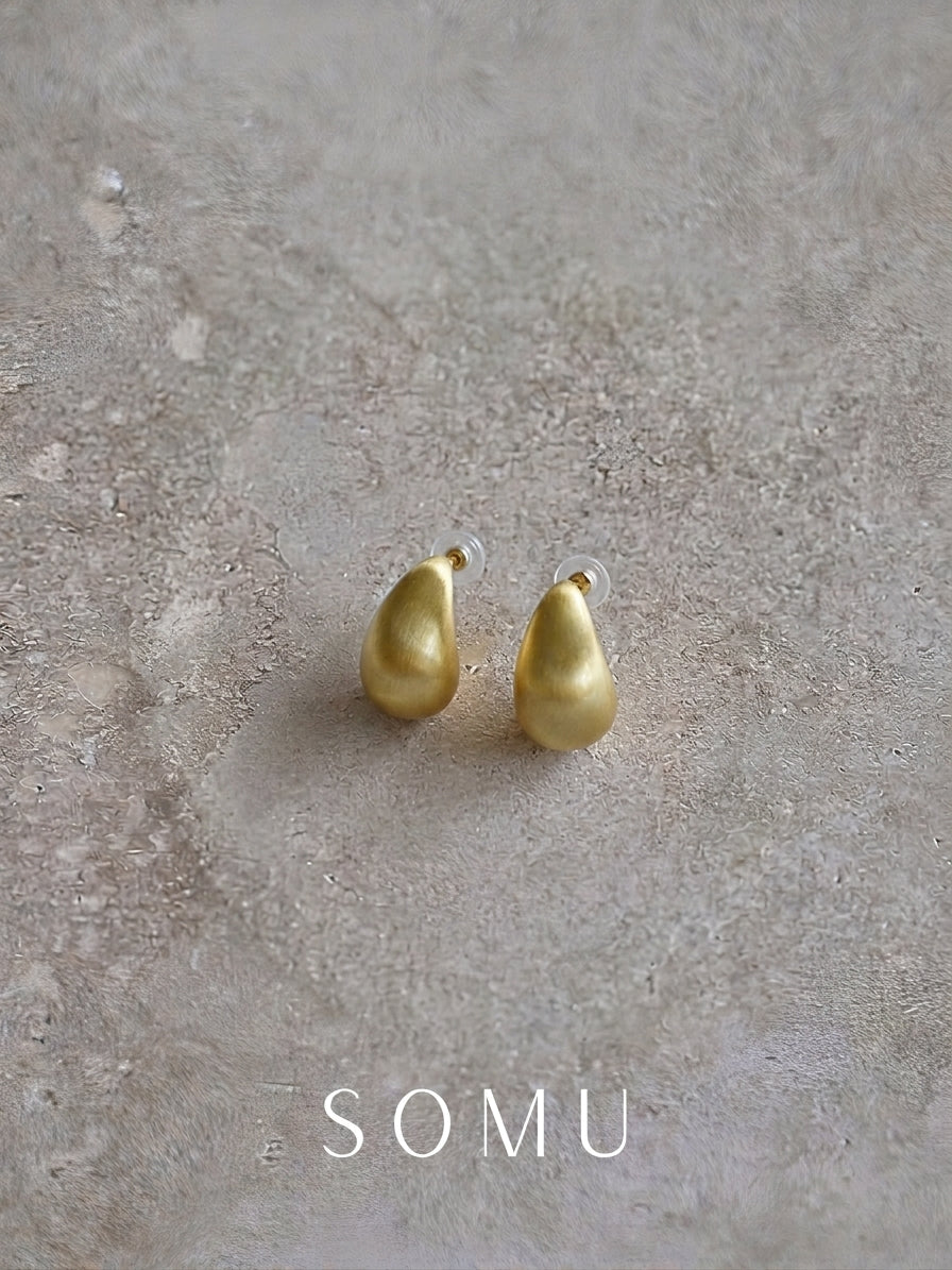 Dew Earrings 水滴耳釘