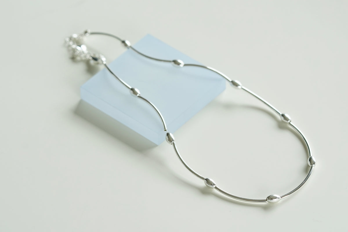 Whisper Chain Necklace 串珠幼鏈項鏈 – SOMUSOMU silver bead station necklace