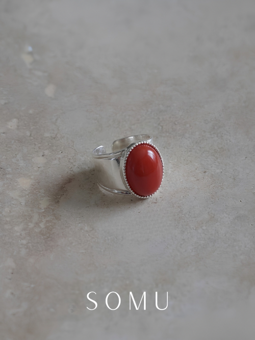Coral Ring 珊瑚紅戒指 – SOMUSOMU 銀色珊瑚紅石戒指