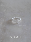 Bloomlace Ring 花結戒指 – SOMUSOMU 水鑽花朵開口戒指